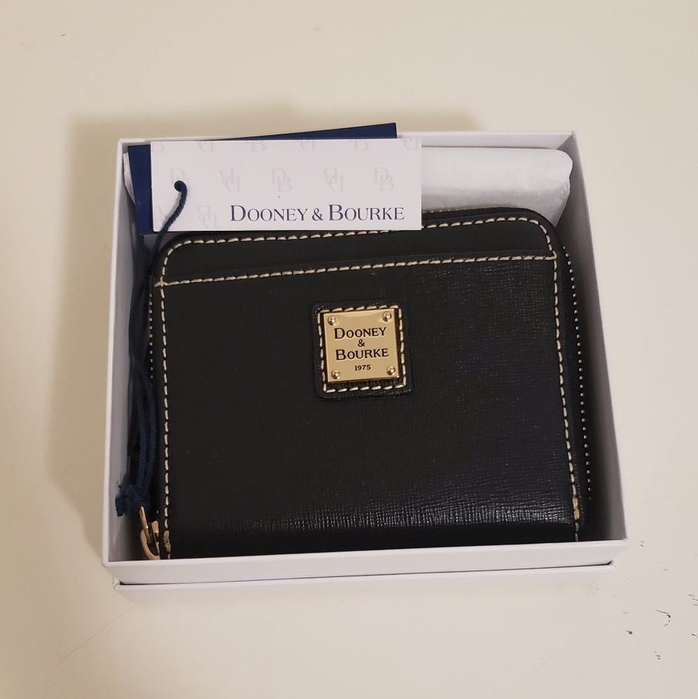 Like new dooney Burke saffiano leather zip around wallet